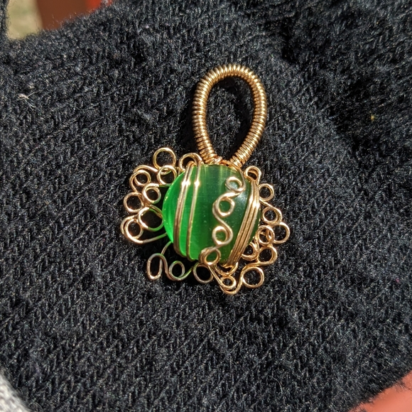 Green Cat's Eye Glass Gold Wire Wrapped Pendant Artisan Beautiful Unique Fancy - Picture 7 of 12